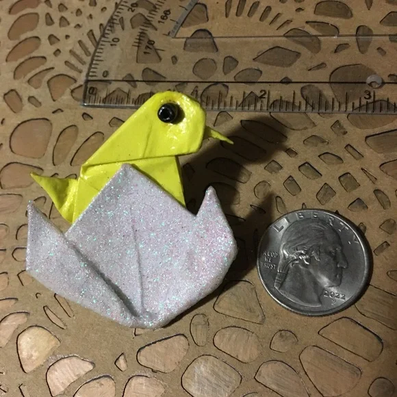 🐣Chick/Egg 💛✨Brooch/Pin ✨ Origami/handcrafted piece ✨ - Picture 3 of 4